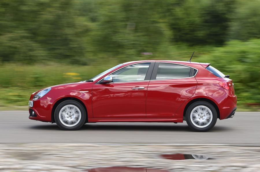  Alfa Romeo Giulietta 2016 года  (UK) (фото 15 из 44)